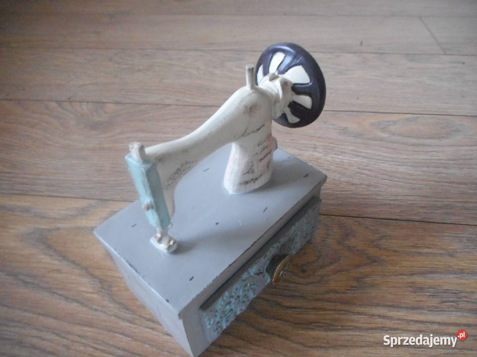 Maszyna do szycia dekoracja mazowieckie Ciepielów sprzedam