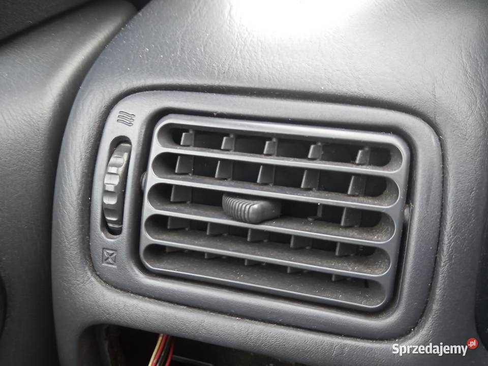 Kratki nawiewu boczne Corolla E11 Sandomierz