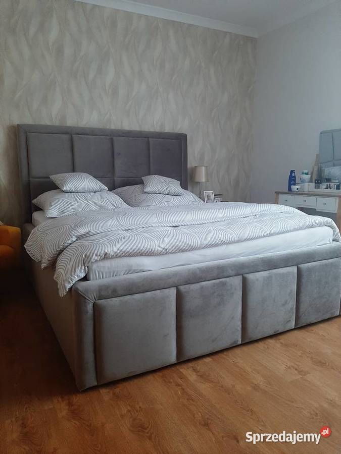 Łóżko tapicerowane, łóżko sypialniane z pikowaniem w kwadrat