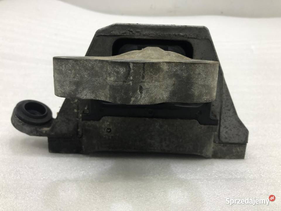 ŁAPA PODUSZKA SILNIKA OPEL INSIGNIA A 13227717 osobowe Części samochodowe