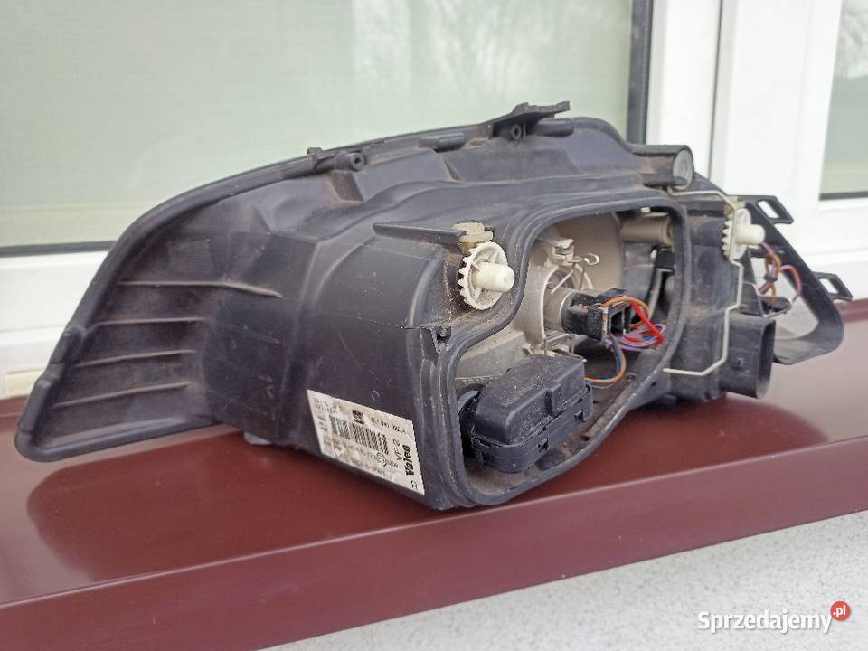 Seat Ibiza 3 III 6L lampa przednia prawa osobowe Sieradz