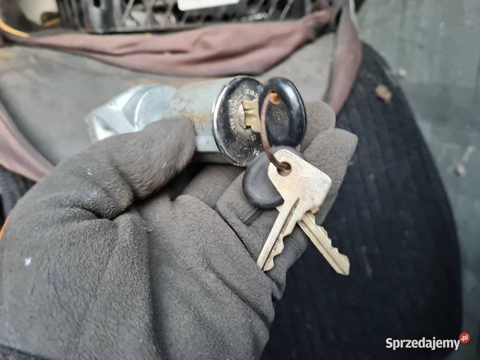 PRL RETRO Fiat 125p 126p Polonez Maluch Stacyjka Skawina