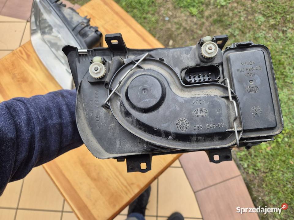 Lampy przód przednie VW Bora Hella Ostrołęka