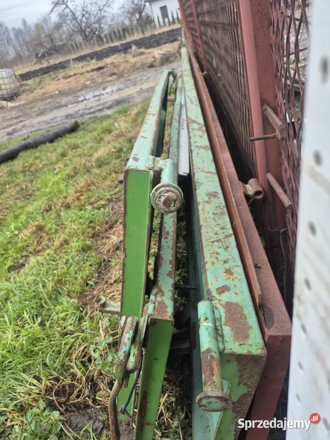 Buty przyczepy wywrotki rolniczej