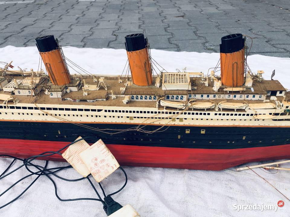 Statek Titanic 110 łódzkie Łowicz