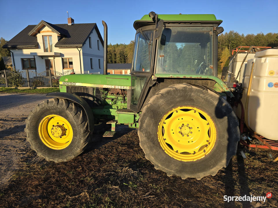 BEZ MINIMALNEJ Ciągnik JOHN DEERE 2650 4x4 78 Serwatki