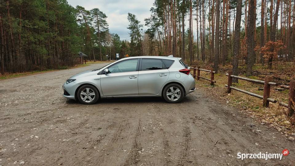 Toyota Auris Toyota Auris Hybrid polift 2016 ABS Tomaszów Mazowiecki sprzedam