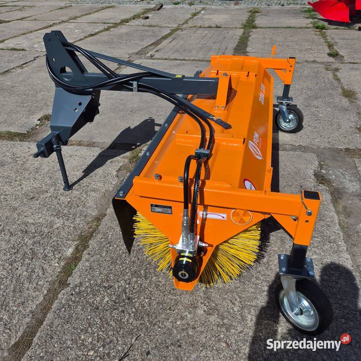 Zamiatarka ciągnikowa T 8011 POM Augustów 20m w Opoczno sprzedam