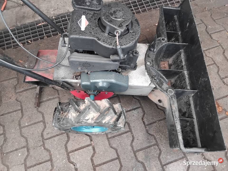 Traktorek jednoosiowy znapedem pług do śniegu Konina sprzedam