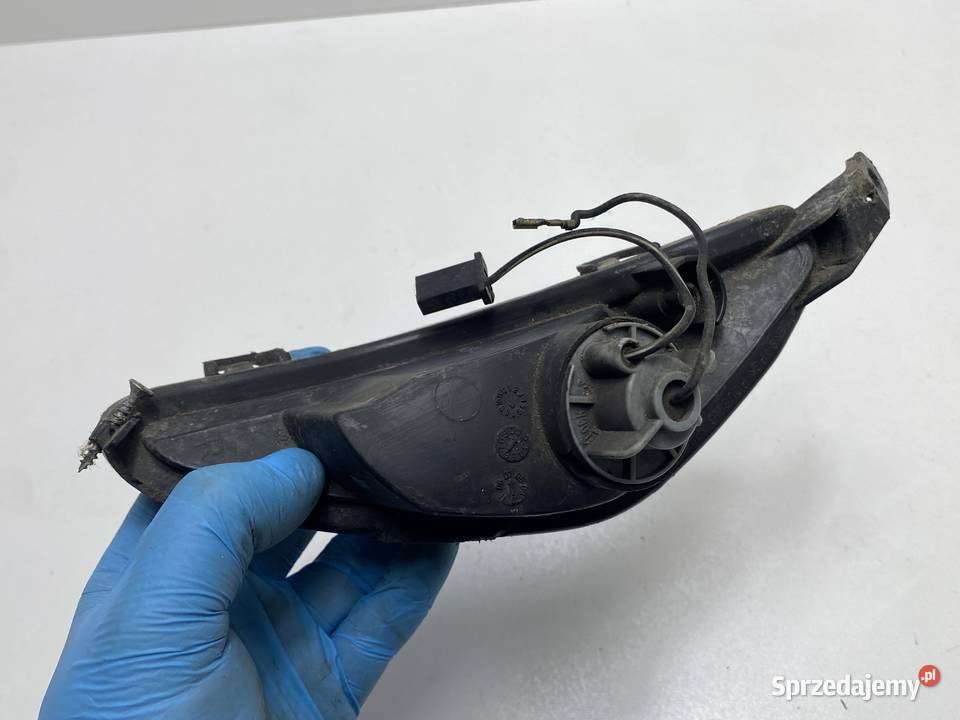 SUZUKI SIXTEEN UX125 KIERUNKOWSKAZ PRAWY PRZÓD Siedlce