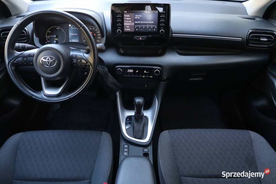 Toyota Yaris 15 VVTi Hybrid tempomat Yaris Zabrze