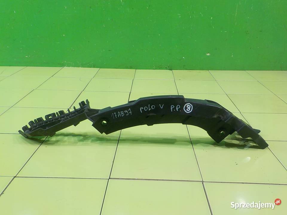 VW POLO V 6R 14 B 11r slizg pod lampe prawy Suków