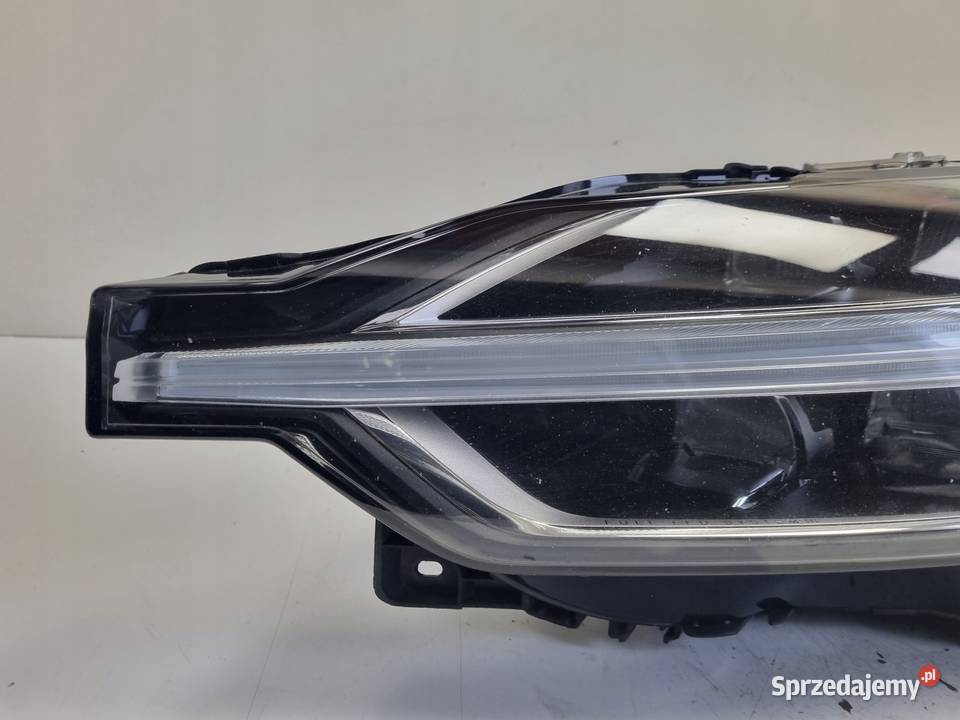 Volvo XC60 II LIFT 21 PRZEDNIA LAMPA LEWA lewy Janów