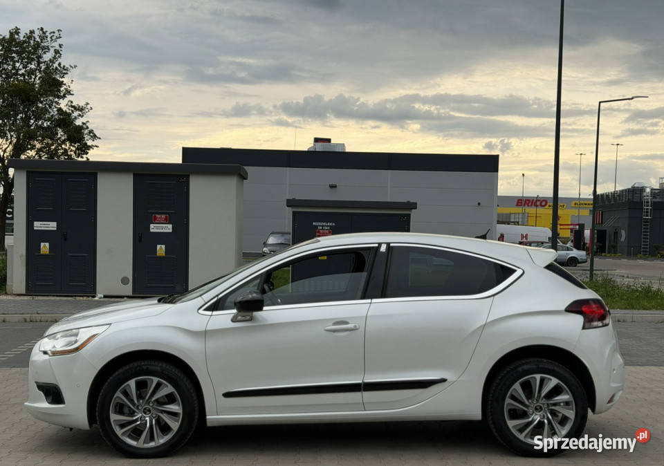 DS Automobiles DS 4 12 131 Nawigacja Czujniki Hatchback warmińsko-mazurskie Mrągowo