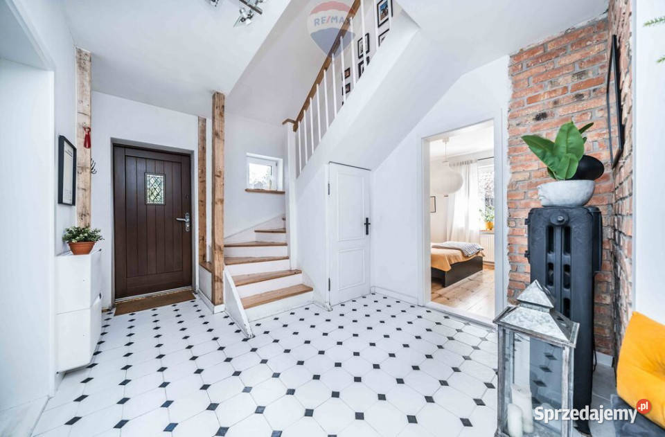 Klimatyczny dom wolnostojący Świerczewo gazowe