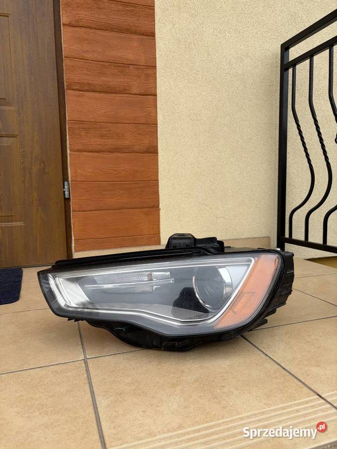 Audi A3 8V Sedan 2015 Lampa Lewa Xenon USA osobowe Przyrów