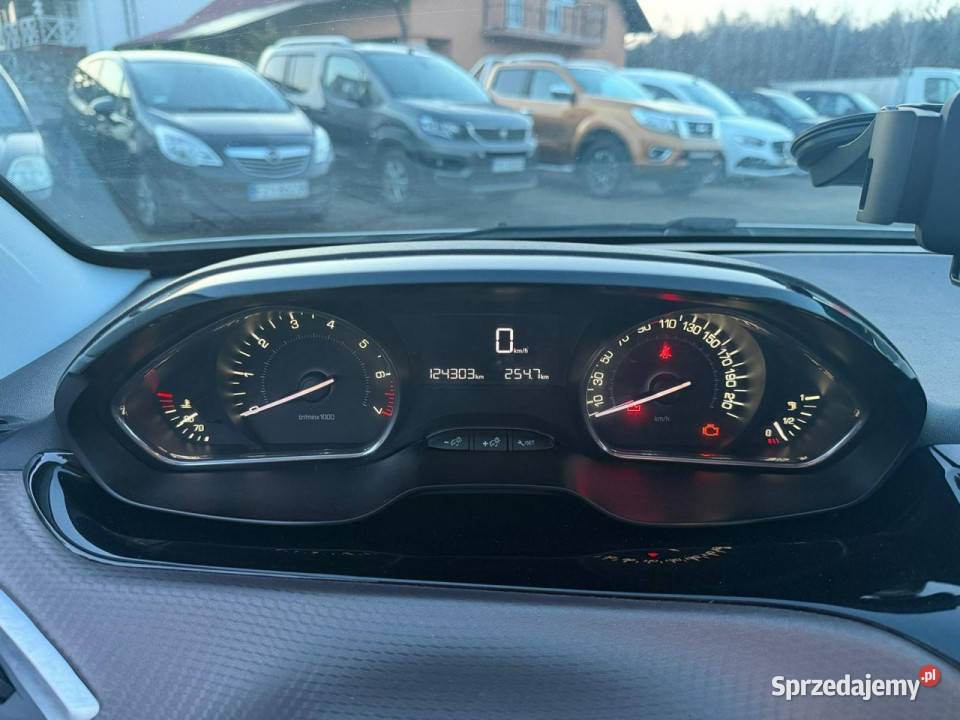 Peugeot 2008 klima zarejestrowany gwarancja I światła przeciwmgielne