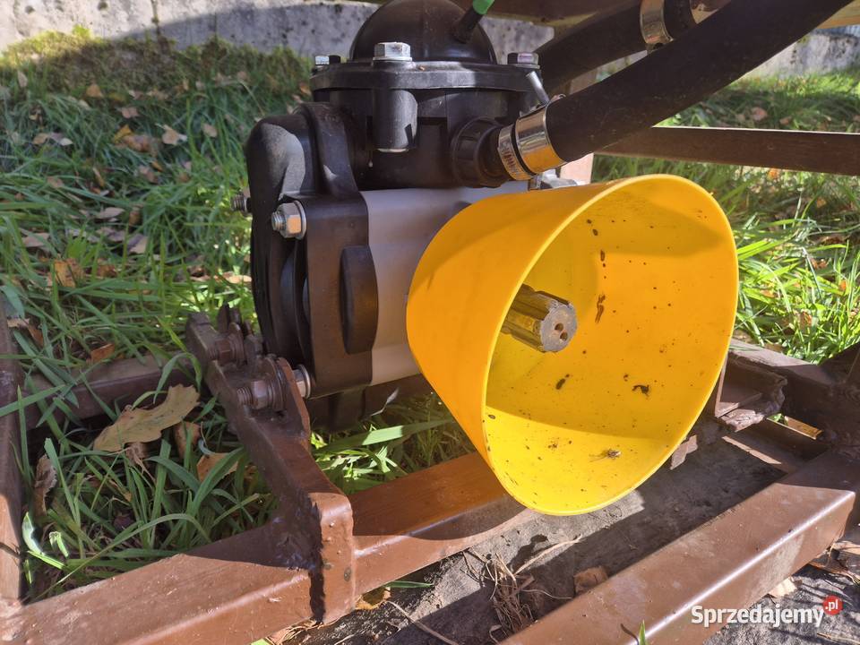 Opryskiwacz 300 litrów 10 metrów NOWA POMPA nieuszkodzony małopolskie