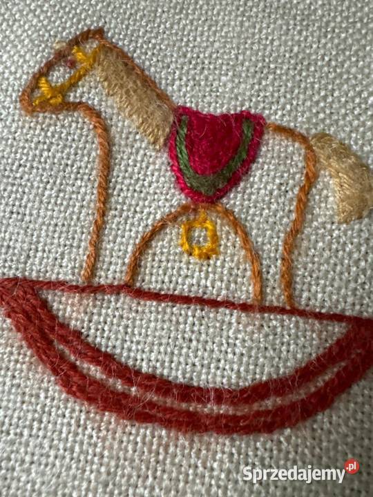 obrus ręcznie haftowany motywy Świąteczne beżowy