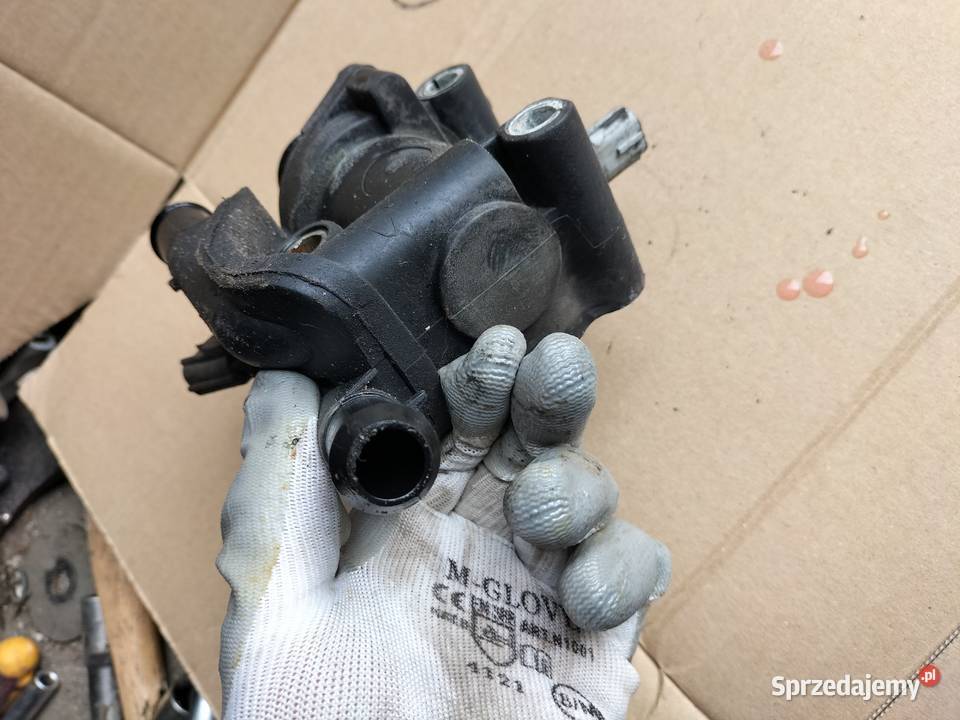 FORD MONDEO MK2 20 OBUDOWA TERMOSTATU TERMOSTAT Kamień-Kolonia