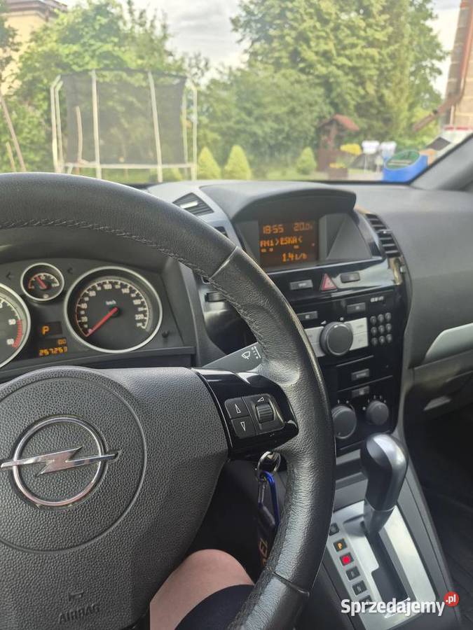 Opel Zafira 7 Osobowa 2010 hak Widacz