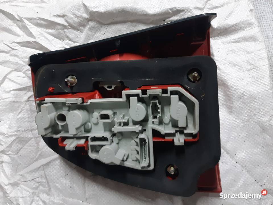 LAMPA TYLNA PRAWA VW PASSAT B5 FL LIFT SEDAN Załęże