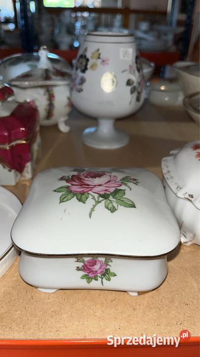 Puzderko Syg GDR Biała porcelana z różą pomorskie Gdańsk sprzedam