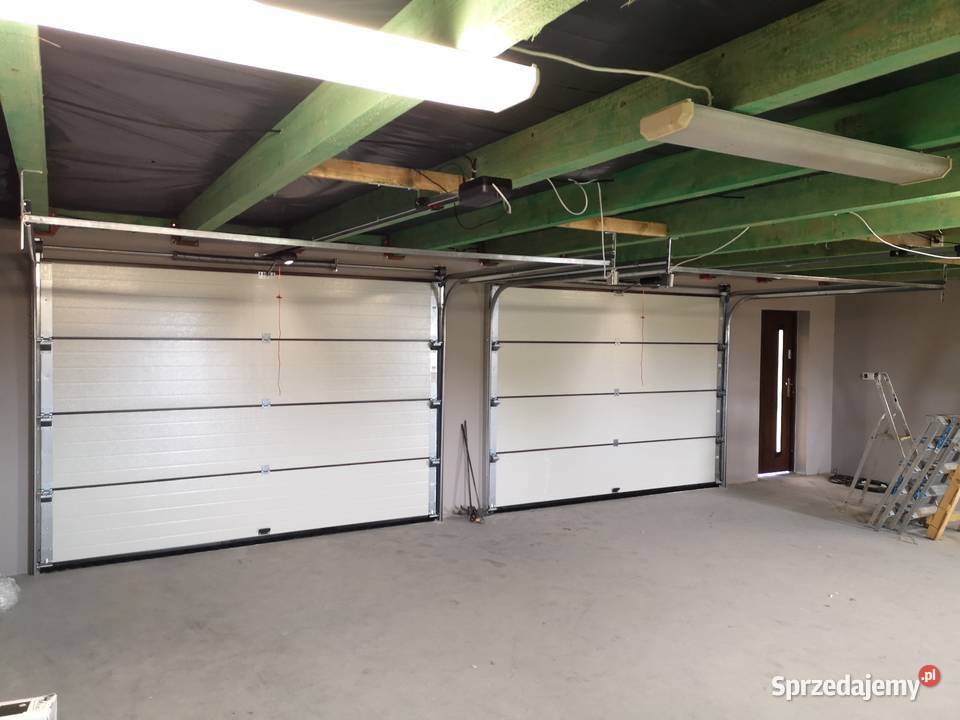 Brama na PILOTA Orzech 3000x2125 garażowa Bramy Nowy Sącz