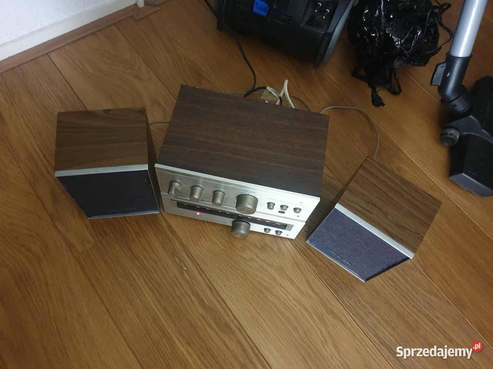 Realistic mini wieża z kolumnami vintage Leżajsk