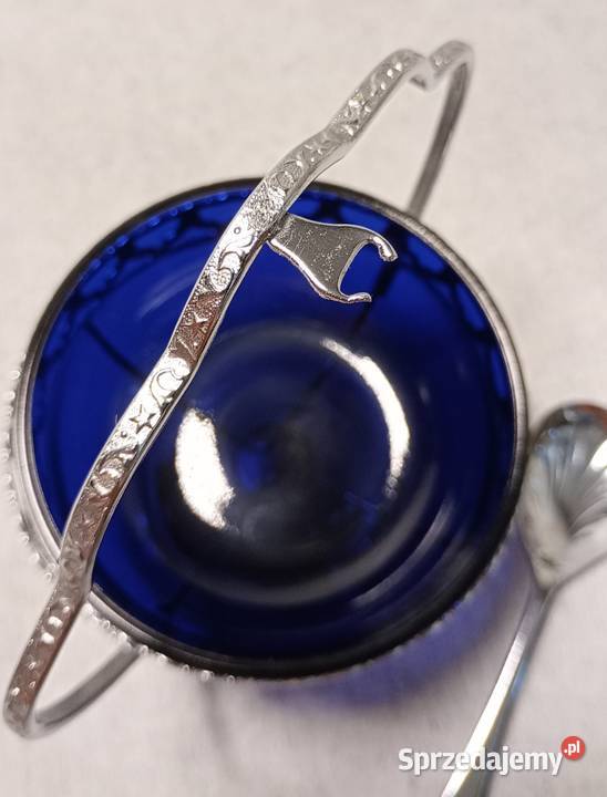 Szklana Cukiernica w koszyku Kobaltowe Szkło Porcelana i szkło