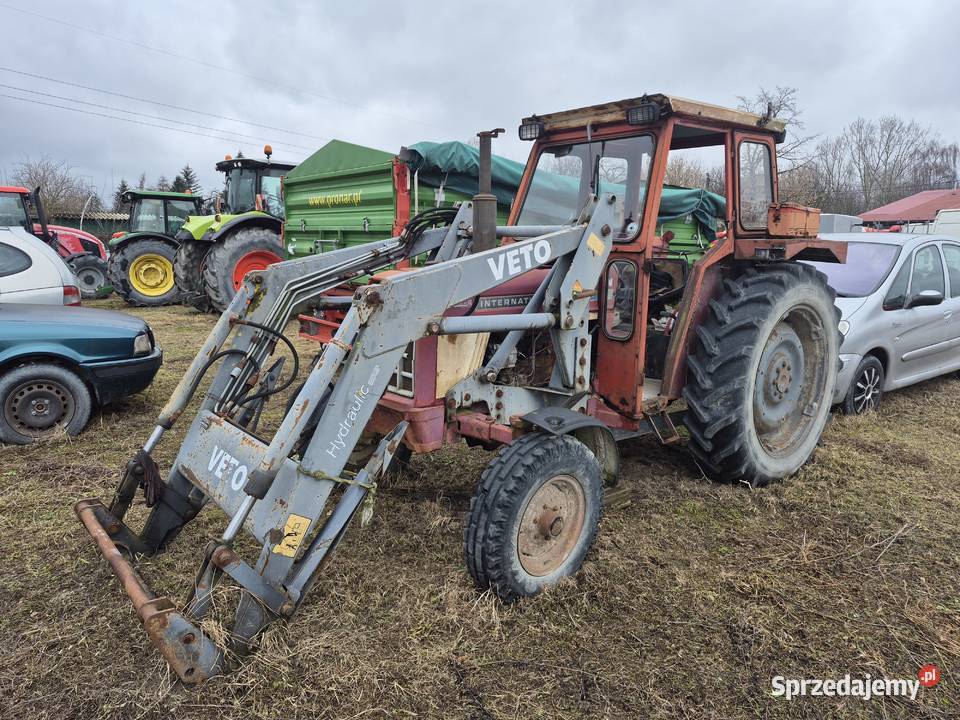 Ciągnik International IH 574 z ładowaczem Kielce