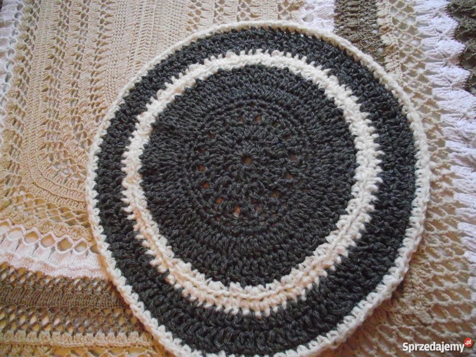 MIĘKKI AUTORSKI DYWANIK SZYDEŁKOWANY Piła