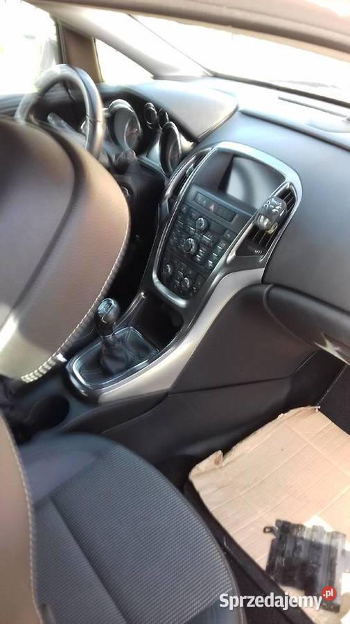 Opel Astra J 17 diesel 2011 uszkodzony przód Brzeziny