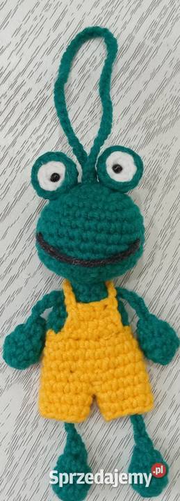 Żabka wykonana na szydełku brelok zawieszka Łask