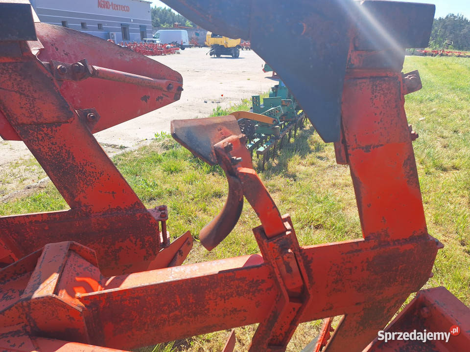 Pług obrotowy NAUD 4 skibowy model 49600 RN02