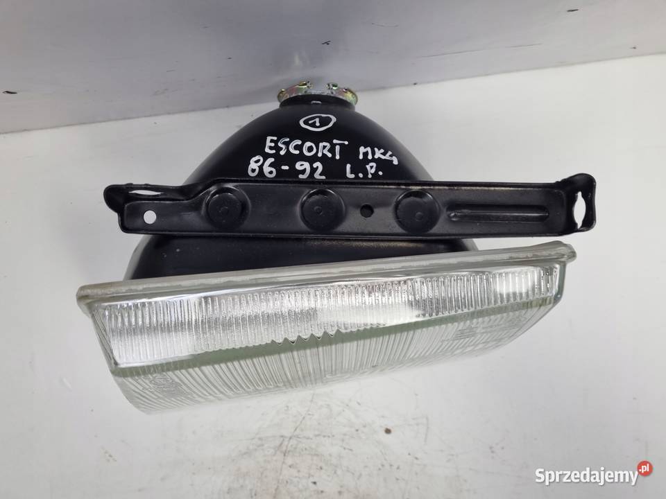 Ford Escort III MK3 8086r PRZEDNIA LAMPA LEWA lubelskie Janów