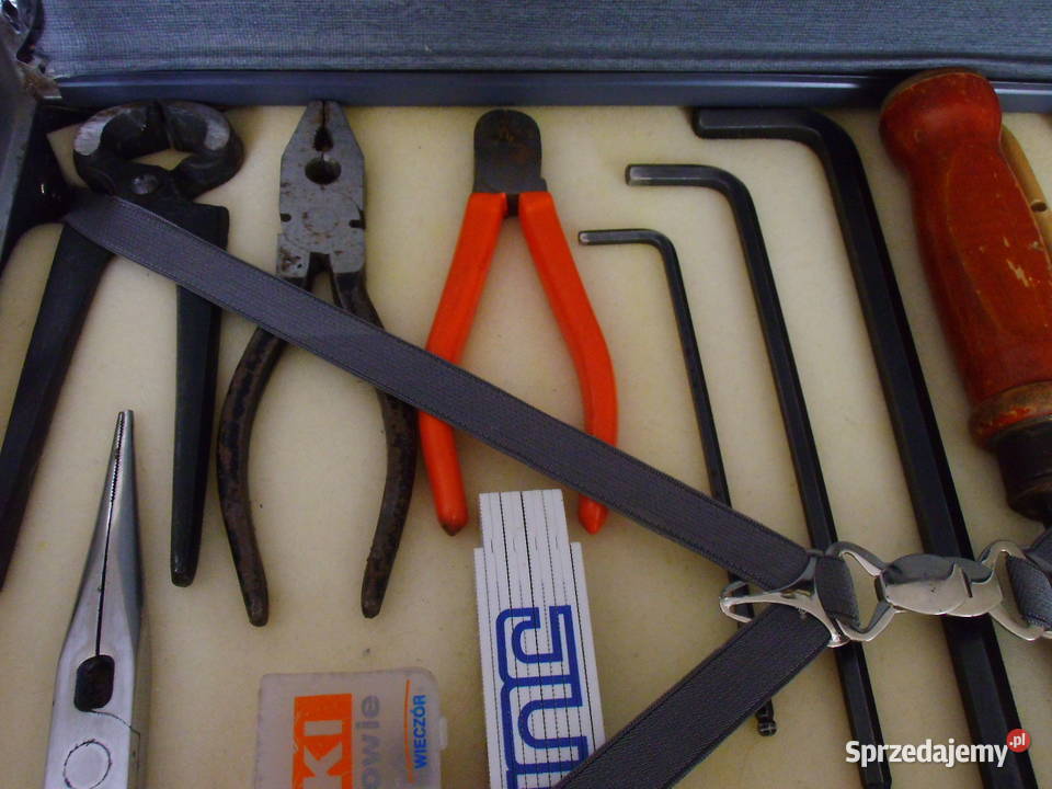 Komplet narzędzi we francuskiej walizeczce Zestawy narzędzi Bielawa