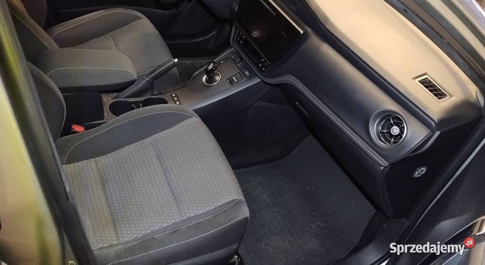 Toyota Auris II 18 na gwarancji Relax Hybryda kupiony w Polsce Auris