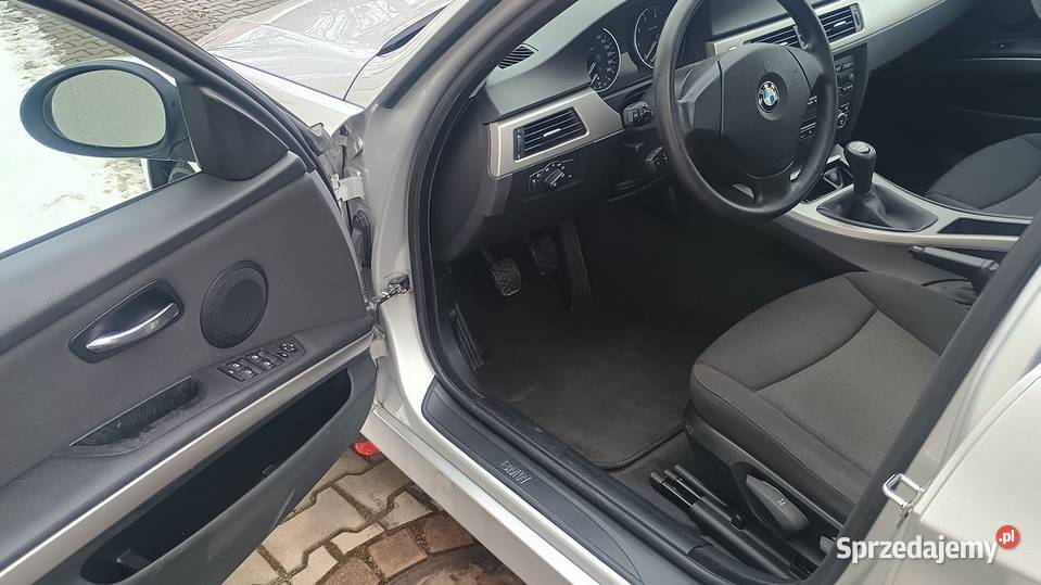 BMW 320 E 90 Benzyna bezwypadkowy serwisowany Zarejestrowany w Polsce Strumień