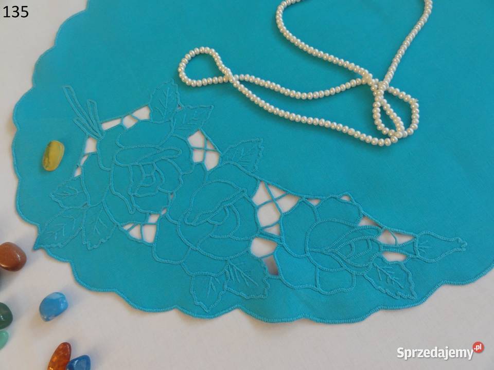 Serwetki bieżniki kolorowe niebieskie wyszywane odcienie błękitu lubelskie Lublin