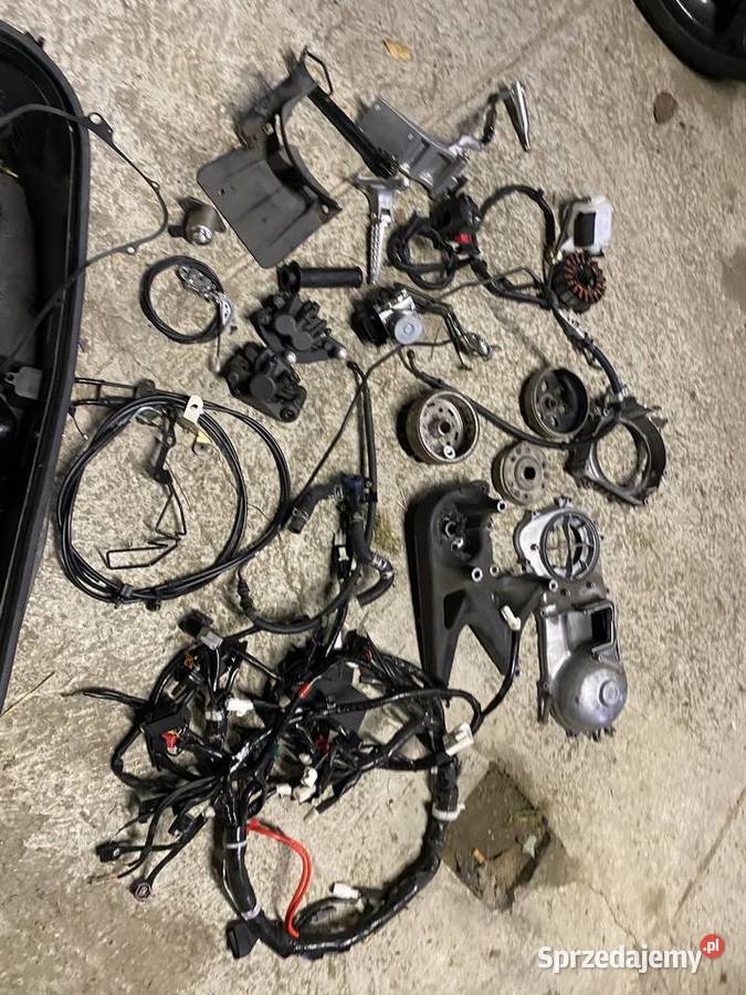 Yamaha Xmax 125 na części 2021r silnik rama sprzedam