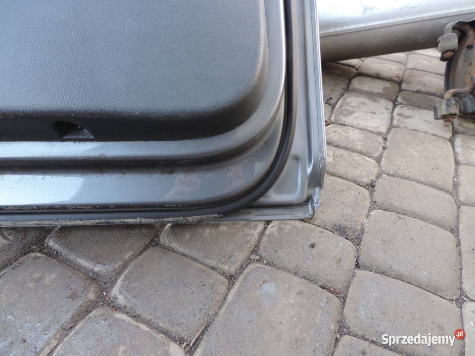 VW TOURAN I DRZWI LEWY TYŁ LD7X Rok produkcji 2004 małopolskie