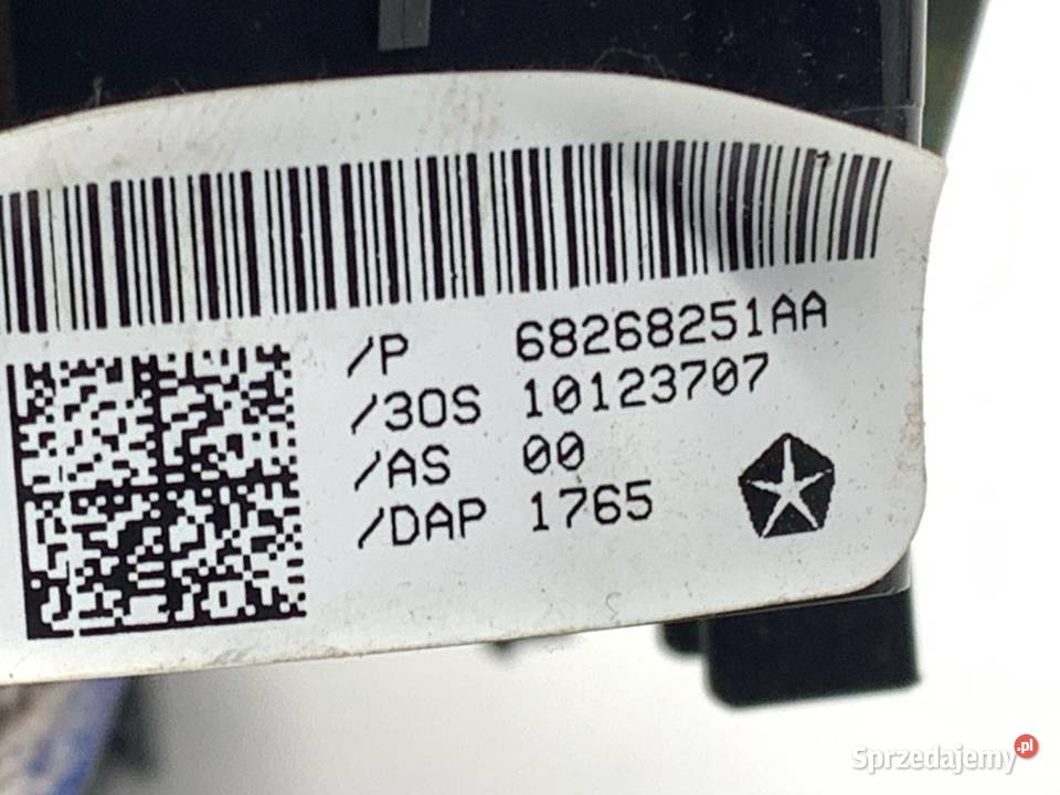 PRZEŁĄCZNIK SZYB JEEP CHEROKEE KL 68268251AA SUV Mechanizmy opuszczania szyb