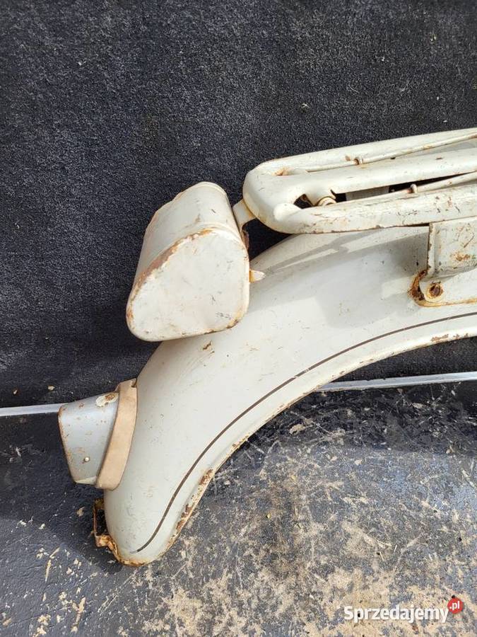 BŁOTNIK TYŁ LAMPA BAGAŻNIK MOPED VICTORIA