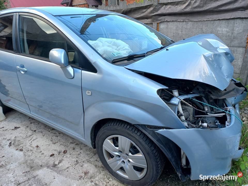 Wszystkie części toyota Corolla klapa drzwi Zderzaki Iwanowice Dworskie
