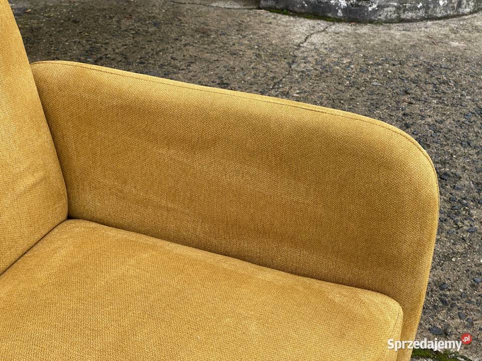 Mała sofa na zwężanych nogach design Gryfice sprzedam