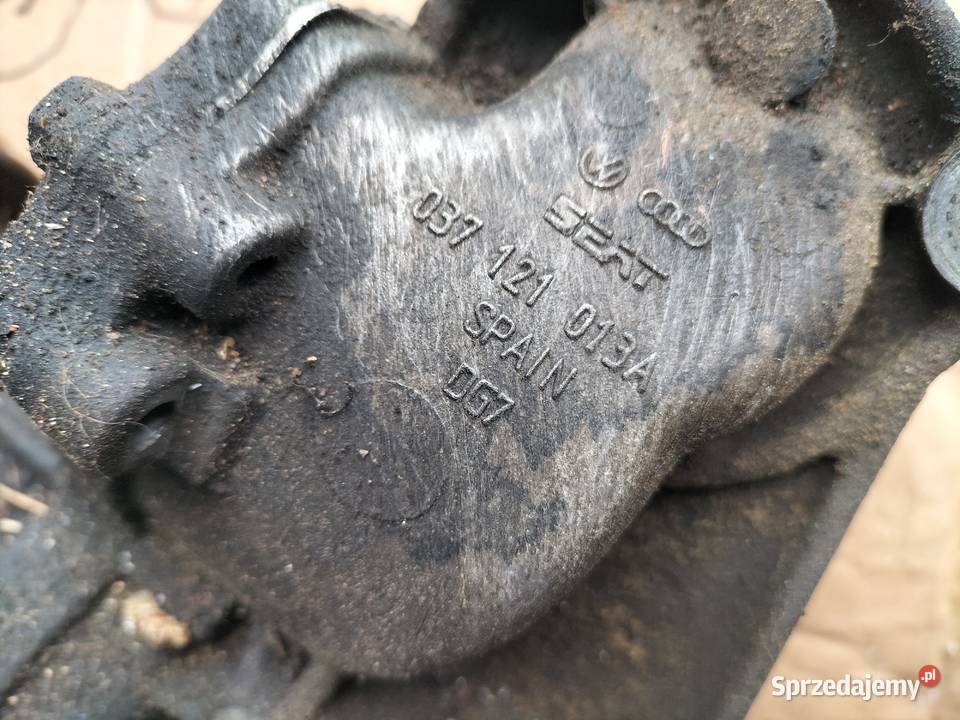 AUDI 80B4 80 B4 19TDI 19 TDI 037121013A POMPA osobowe