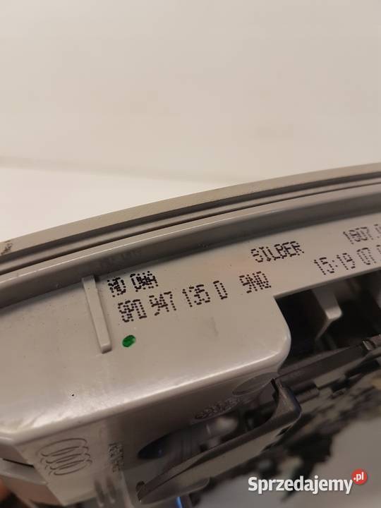 LAMPKA PODSUFITKI AUDI A3 8P 8P0947135D Przystajń sprzedam
