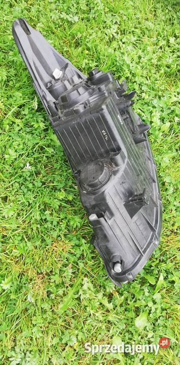 Hyundai Santa Fe Lampa Prawa USA 20132017 Lampy przednie Poświętne