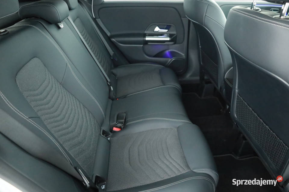 Mercedes B B 200 srebrny Piaseczno